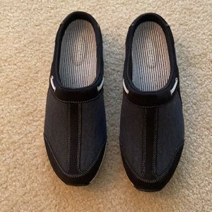 Easy Spirit Slip-In Sneakers